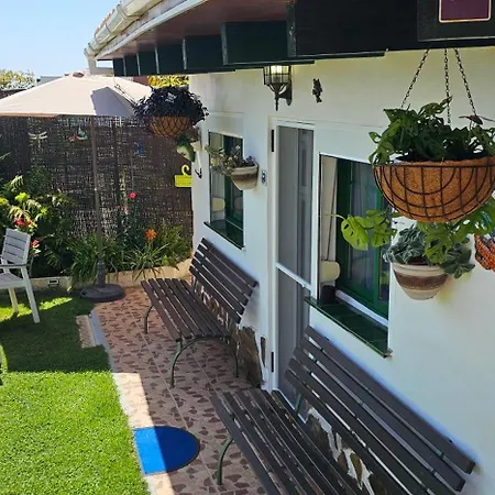 בית כפרי Eneida La Hidalga